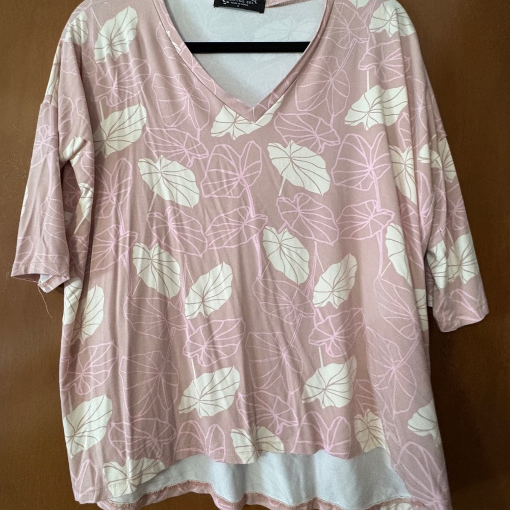 Fighting Eel Blush Leaf Print V-Neck Tee
